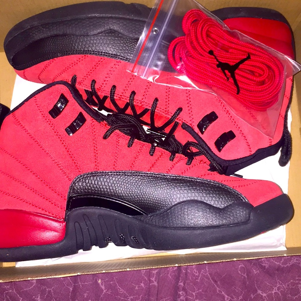 I only wore them 1 time  they come with shoelaces